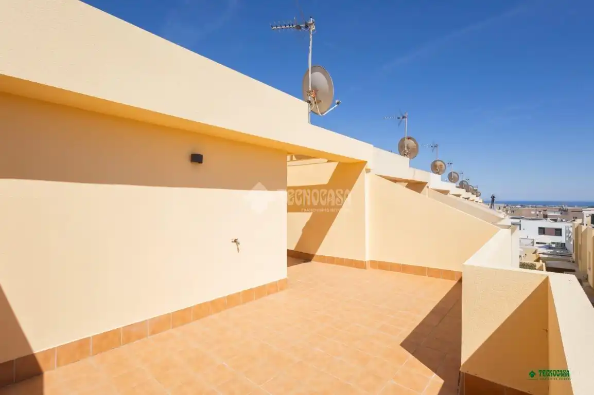 Terrassa de Casa adosada en venda en Almería