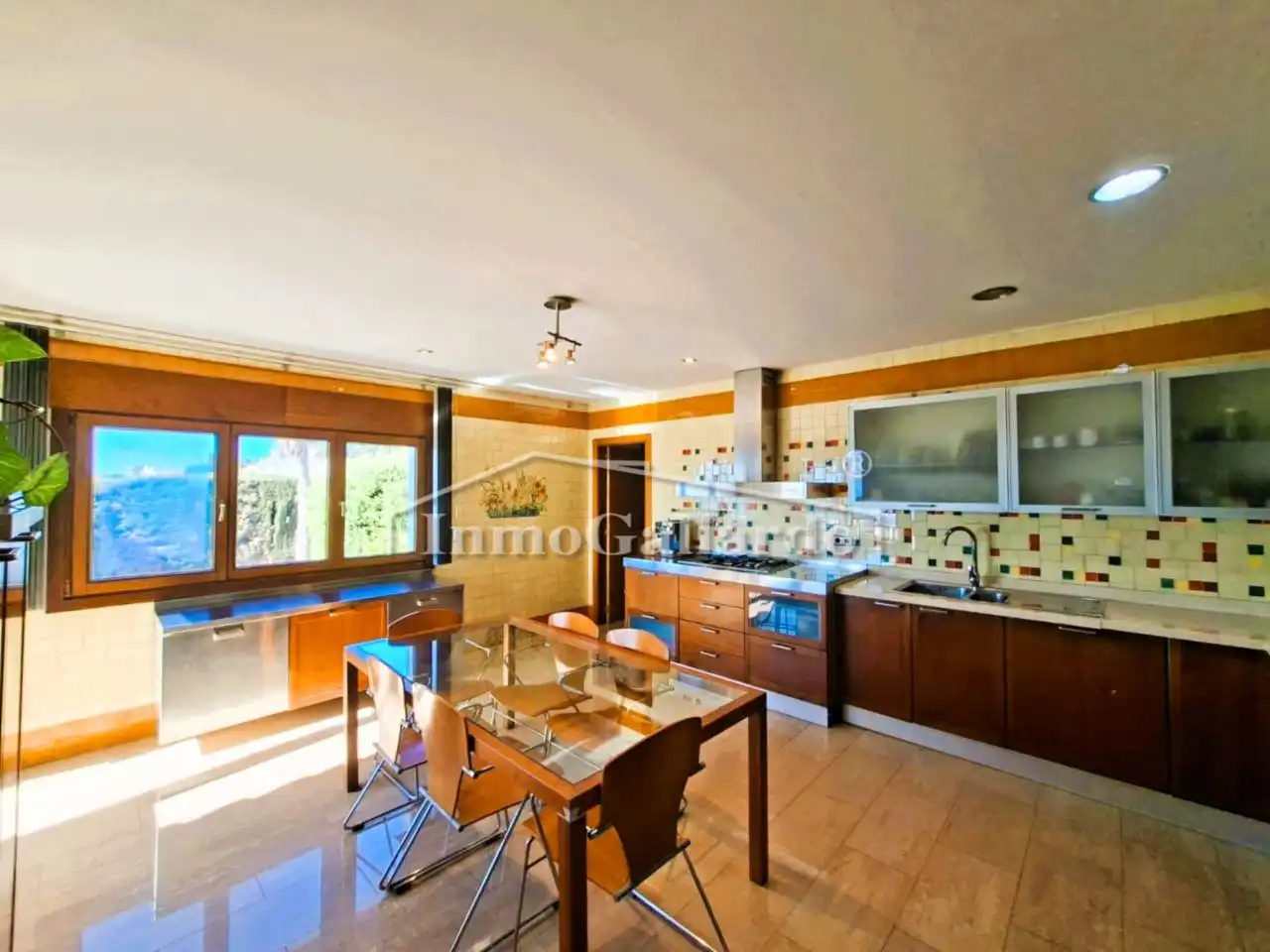 Kitchen of Houses for sale in Málaga  with Air Conditioner, Private garden and Parquet flooring