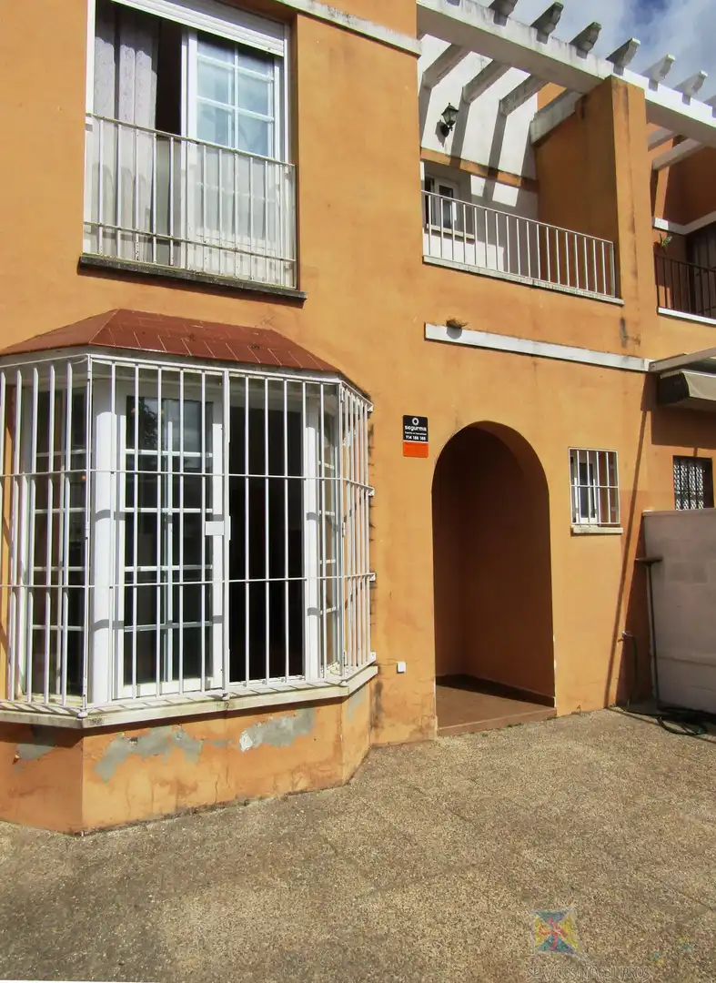 Exterior view of Houses for sale in Gerena  with Terrace
