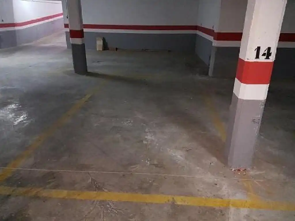 Parkplatz von Garage zum Verkauf in Balazote