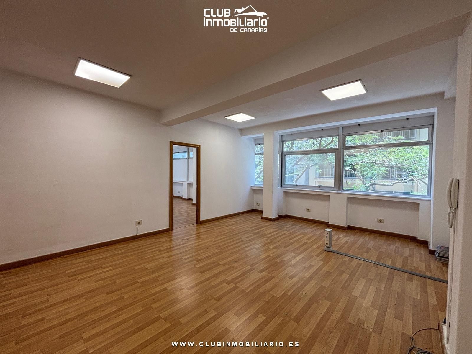 Office to rent in  Santa Cruz de Tenerife Capital