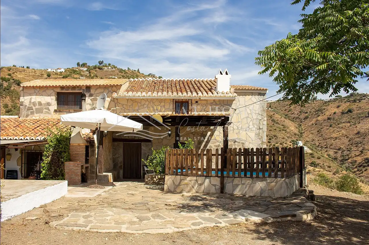 Vista exterior de Casa o chalet de alquiler en Cómpeta con Piscina, Amueblado y Horno