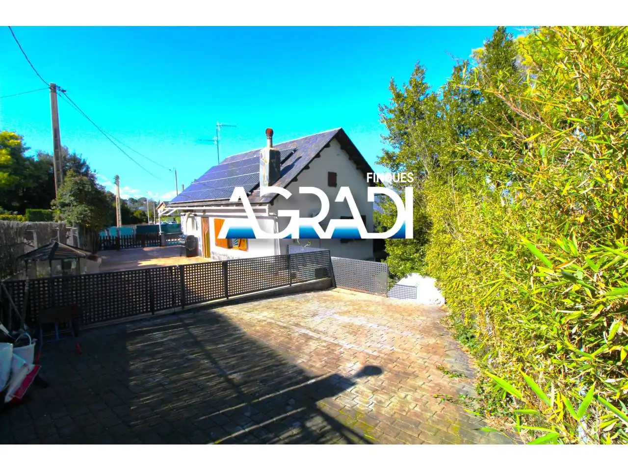 Houses for sale in Vallgorguina