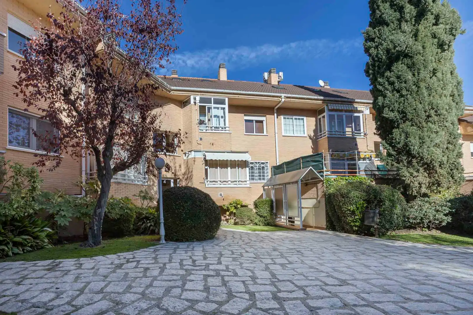 Exterior view of Flat for sale in Brunete  with Air Conditioner, Heating and Private garden