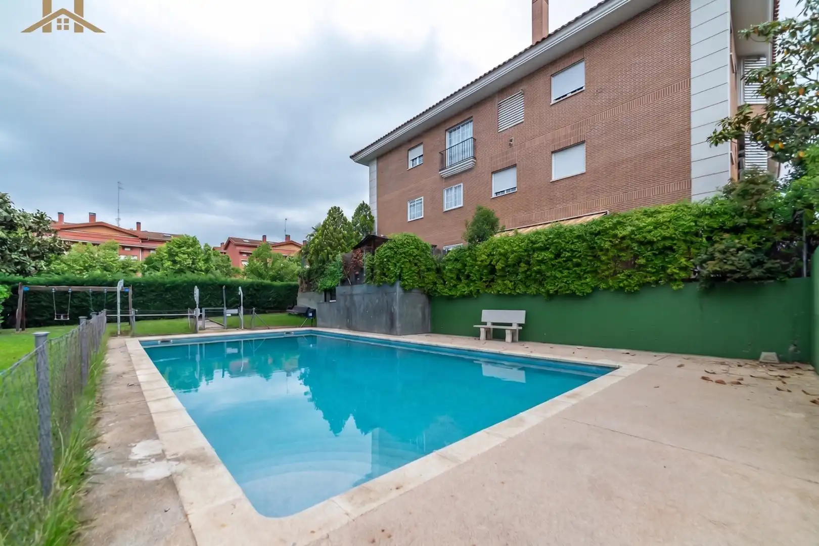 Piscina de Pis en venda en Villaviciosa de Odón amb Aire condicionat, Calefacció i Jardí privat