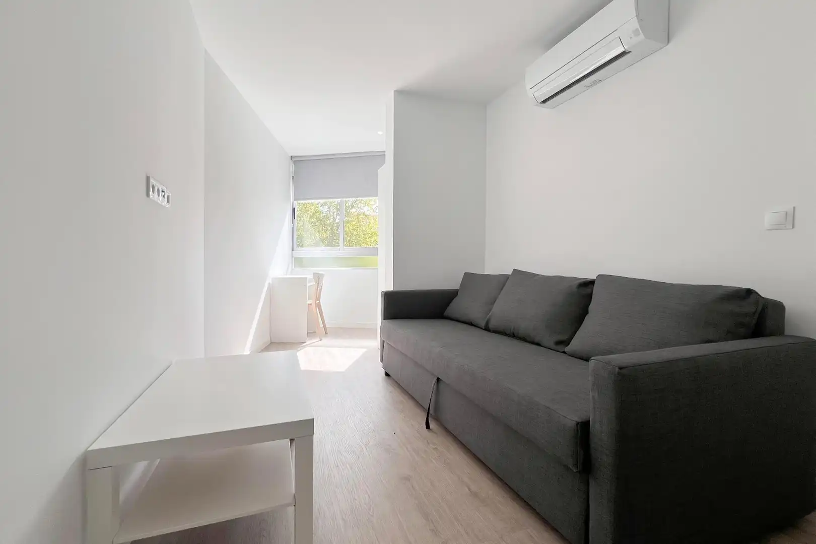 Room in Calle MANUEL DE FALLA, Norte - Universidad