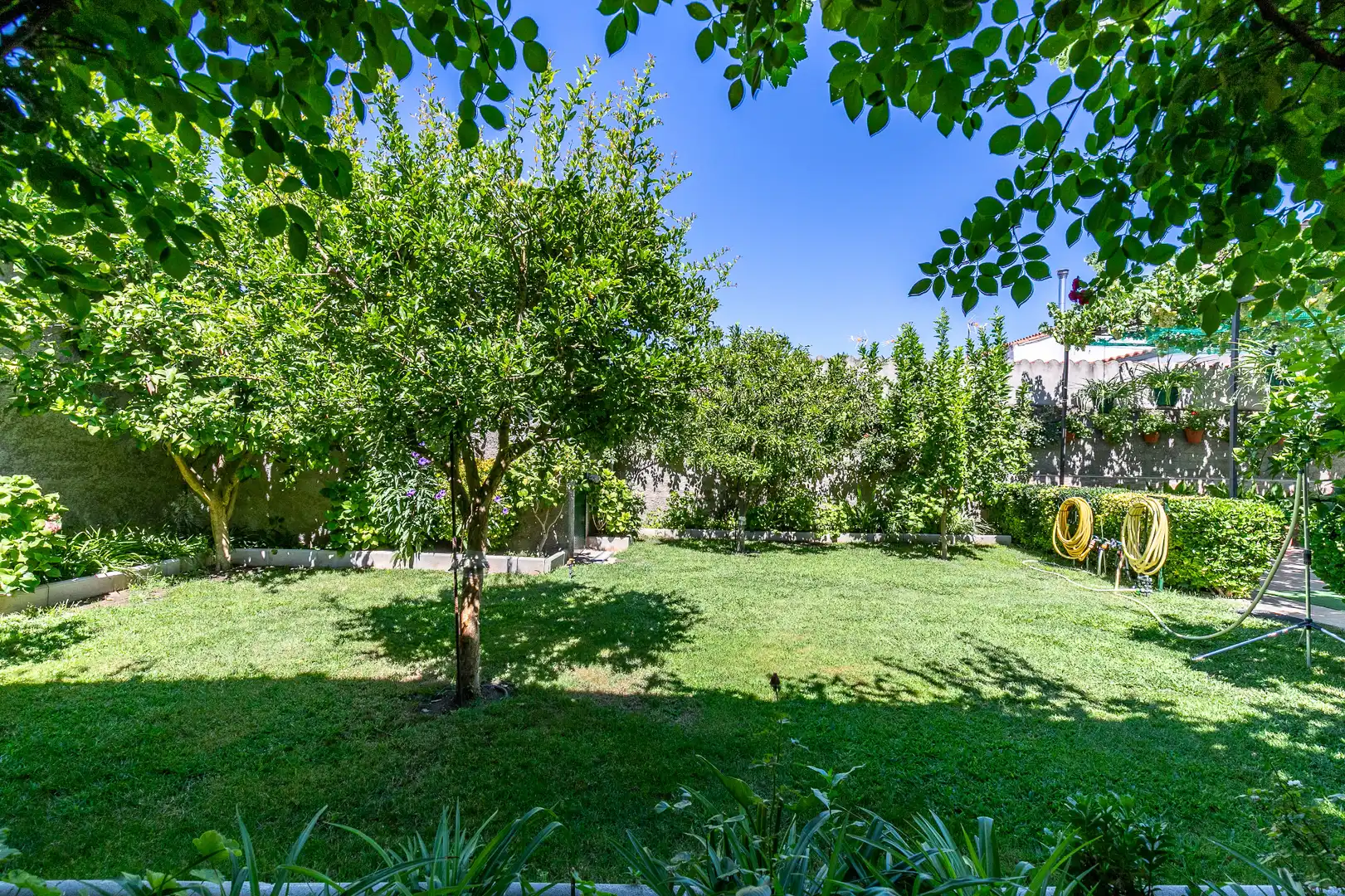 Jardí de Casa adosada en venda en Alagón del Río amb Aire condicionat, Calefacció i Jardí privat