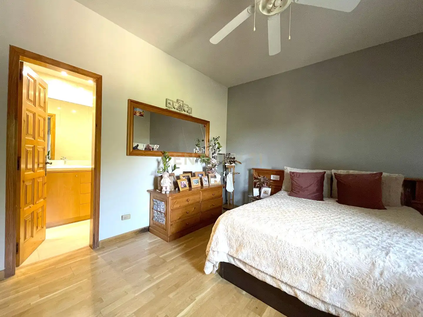 Bedroom of Houses for sale in Terrassa  with Air Conditioner, Private garden and Storage room