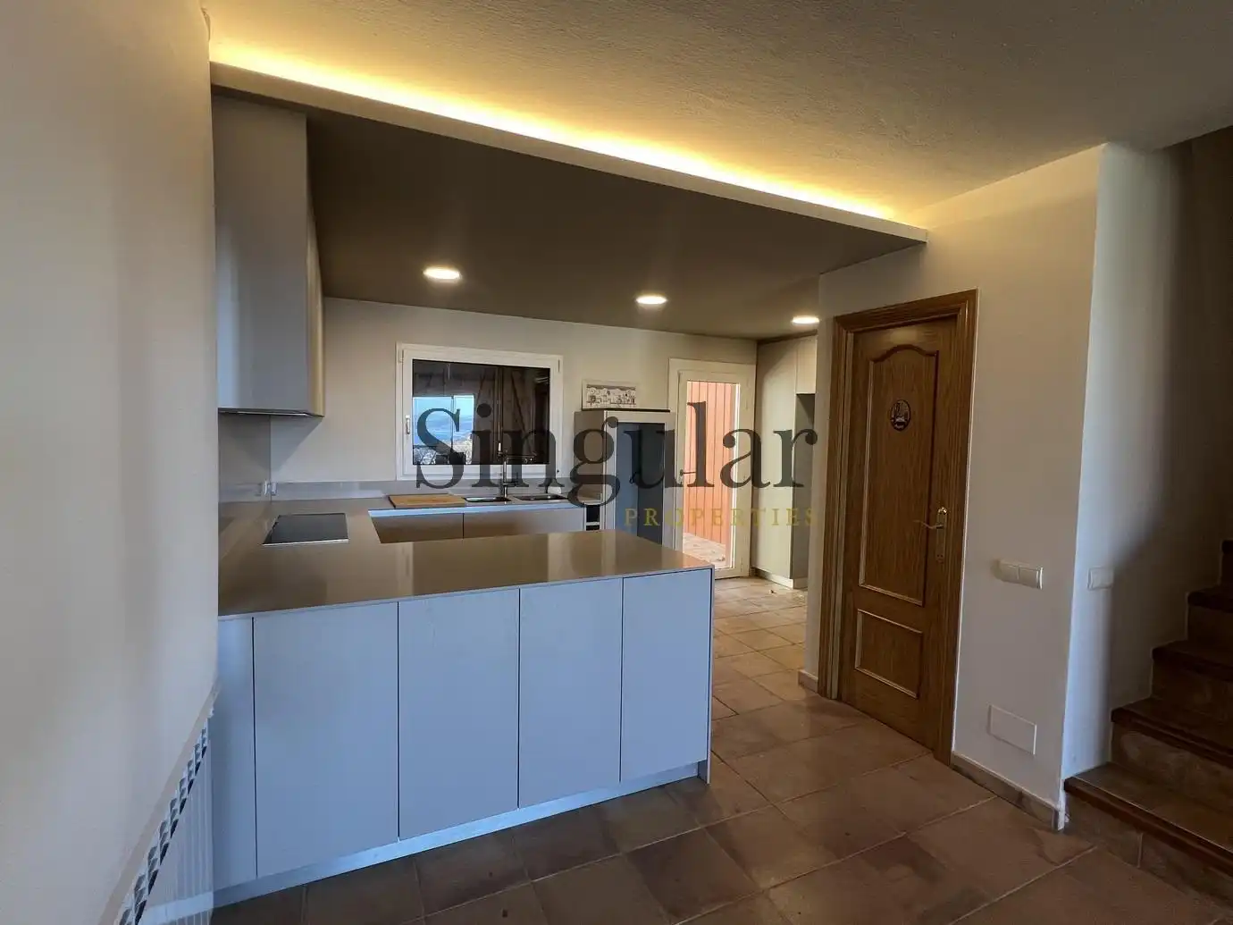 House with terrace for sale in Carrer Carrer de la Xarmada, imagen 16