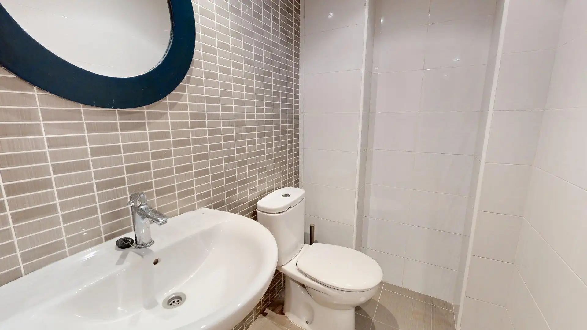 Baño de Piso en venta en Zaragoza con Calefacción, Terraza y Balcón