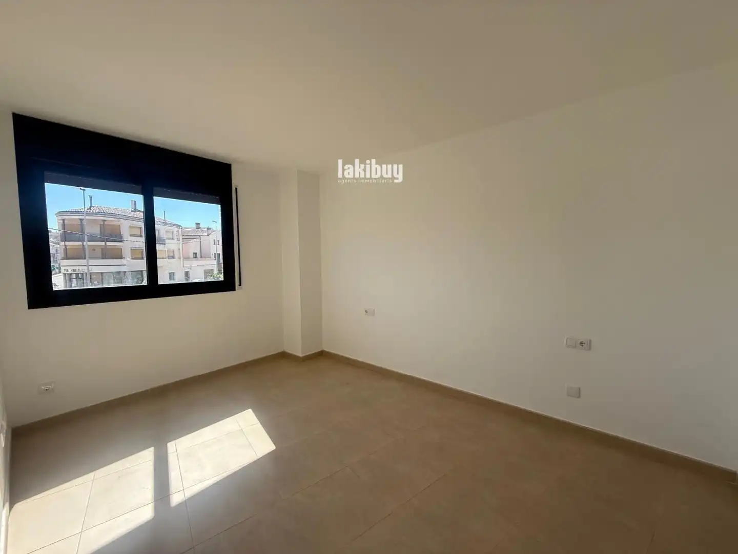 Piso en venta en La Fuliola con Calefacción y Alarma