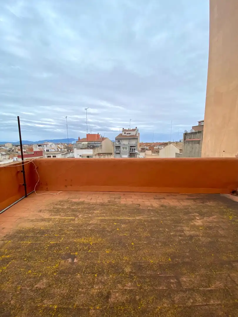 Außenansicht von Gebäude zum Verkauf in Figueres