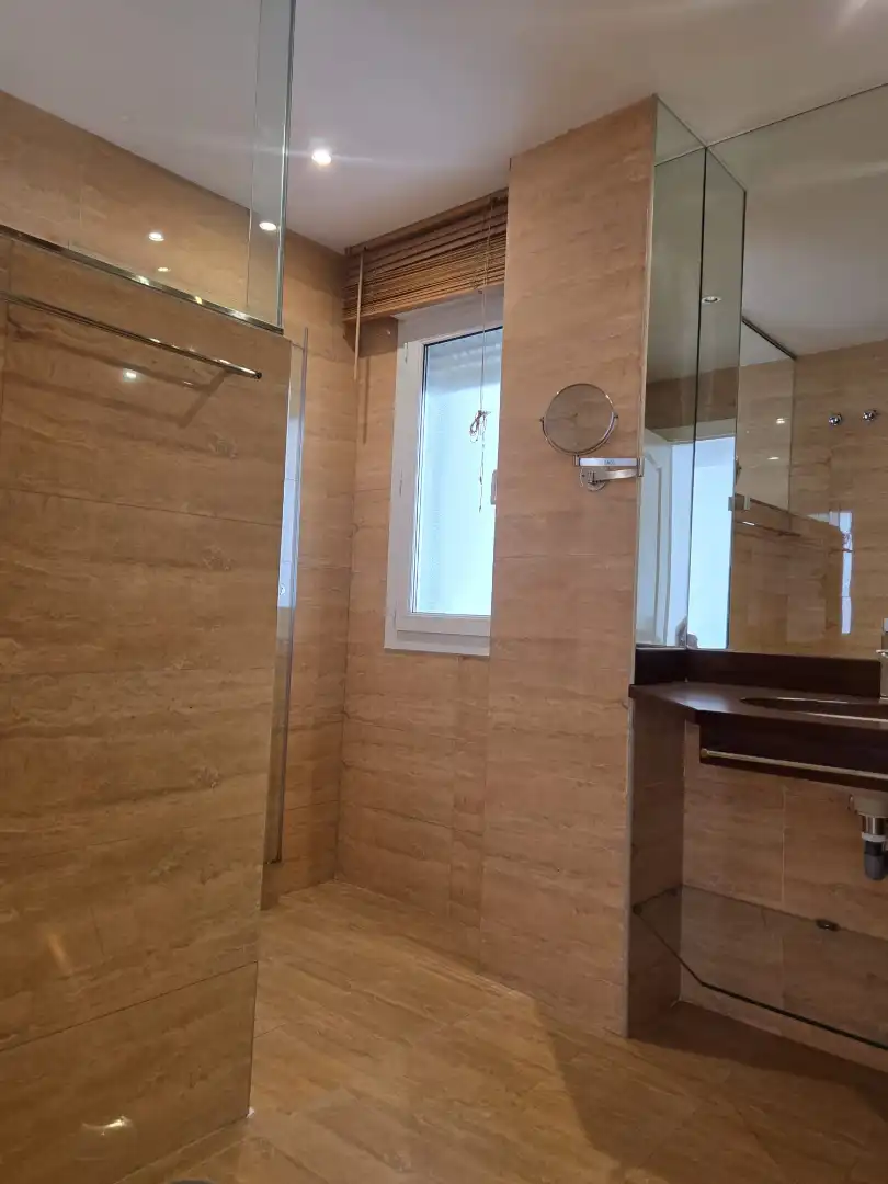 Baño de Ático de alquiler en Badajoz con Aire acondicionado, Calefacción y Parquet