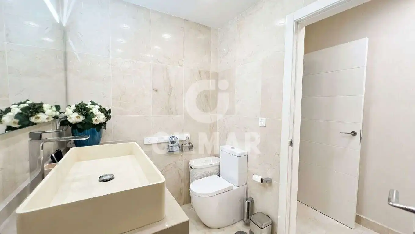 Bathroom of Flat for sale in Adeje  with Air Conditioner, Private garden and Terrace
