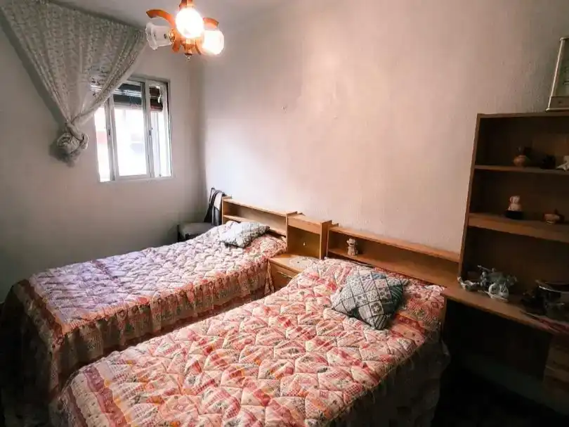 Dormitori de Casa adosada en venda en Medrano amb Moblat i Balcó