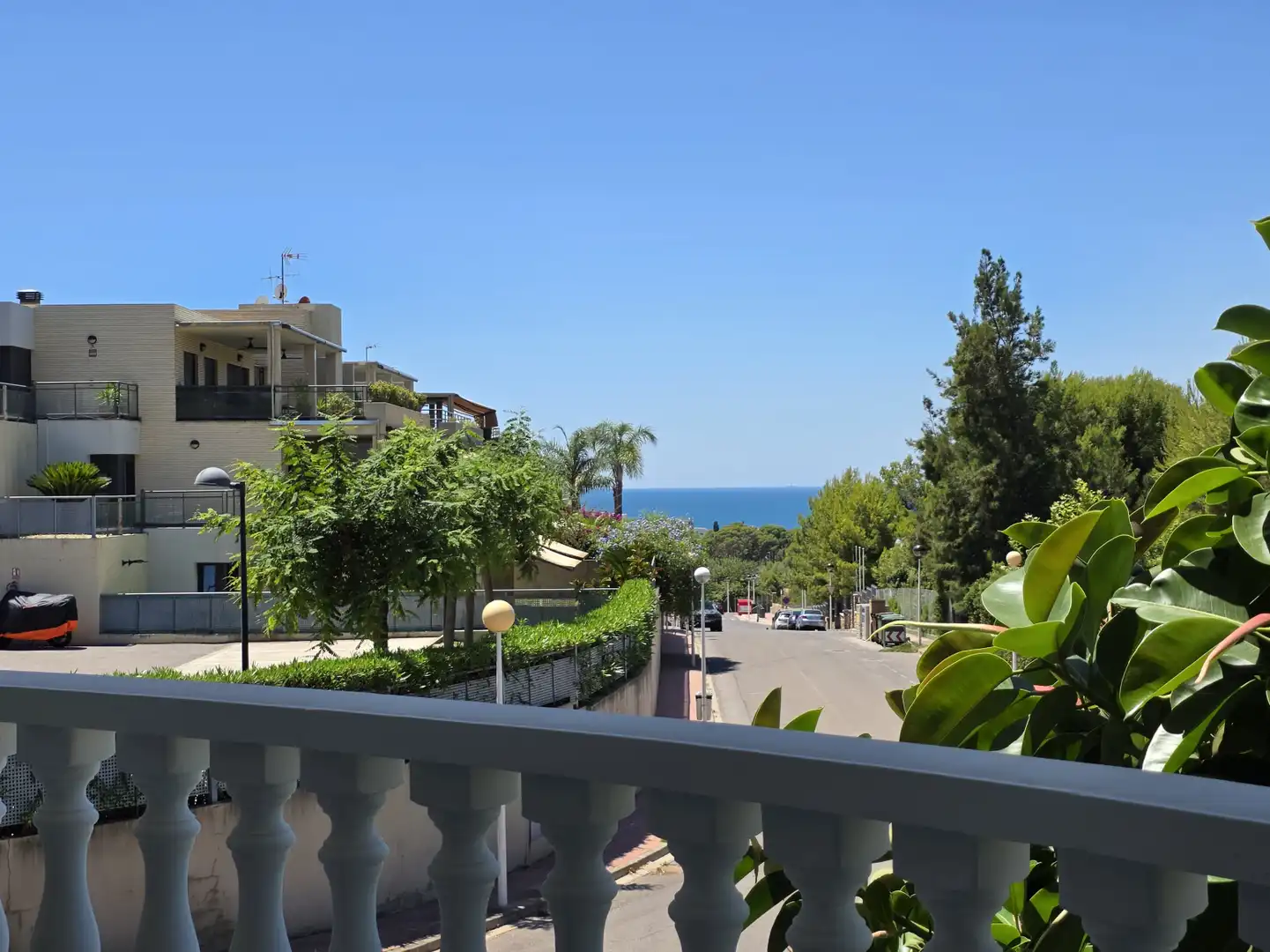 Vista exterior de Casa o xalet en venda en Oropesa del Mar / Orpesa amb Aire condicionat, Calefacció i Jardí privat