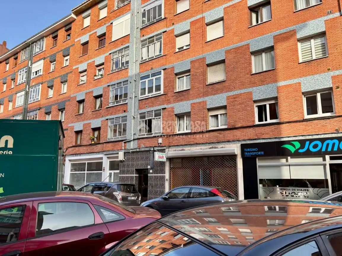 Vista exterior de Pis en venda en Gijón  amb Terrassa