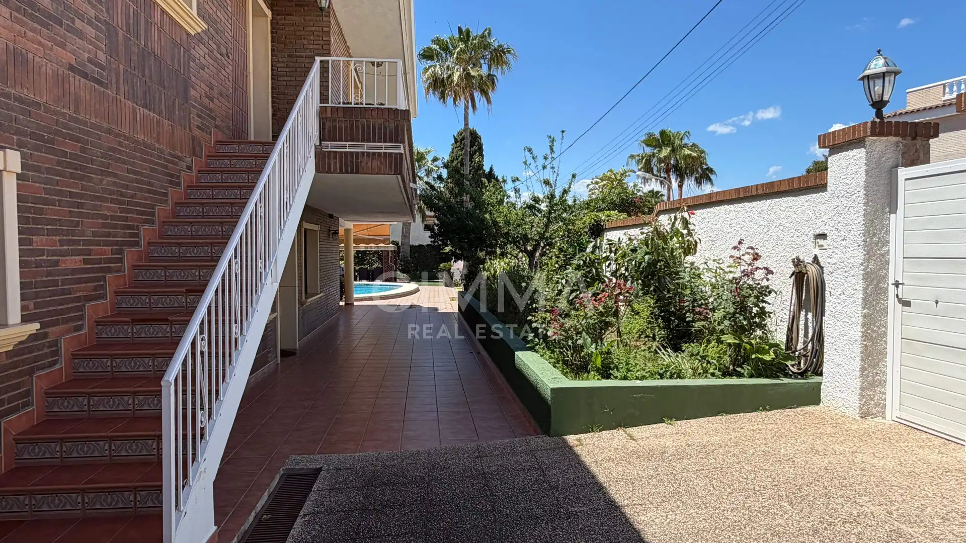 Vista exterior de Casa o chalet en venta en Benidorm con Aire acondicionado, Calefacción y Jardín privado