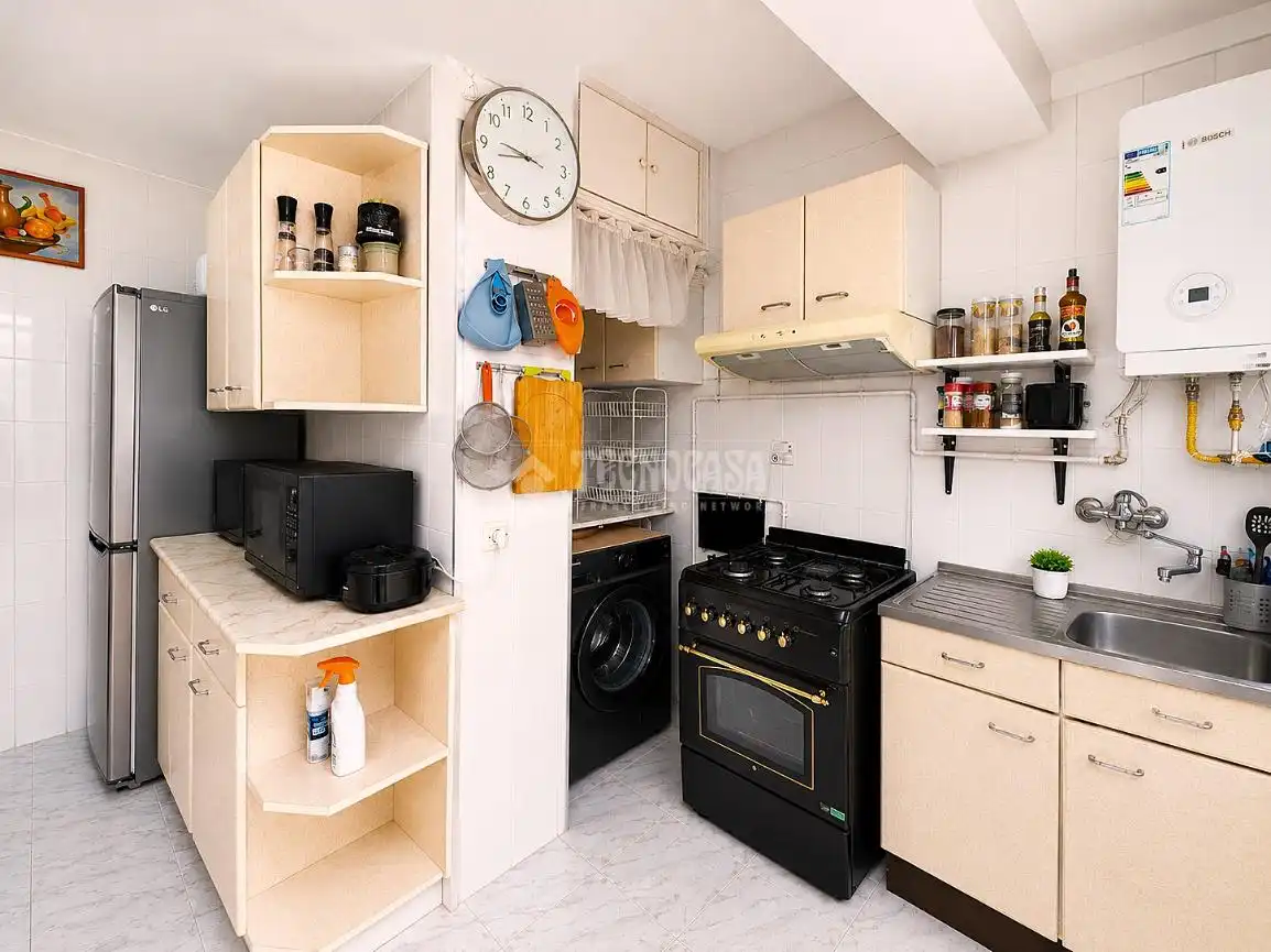 Cocina de Piso en venta en Madrid con Balcón