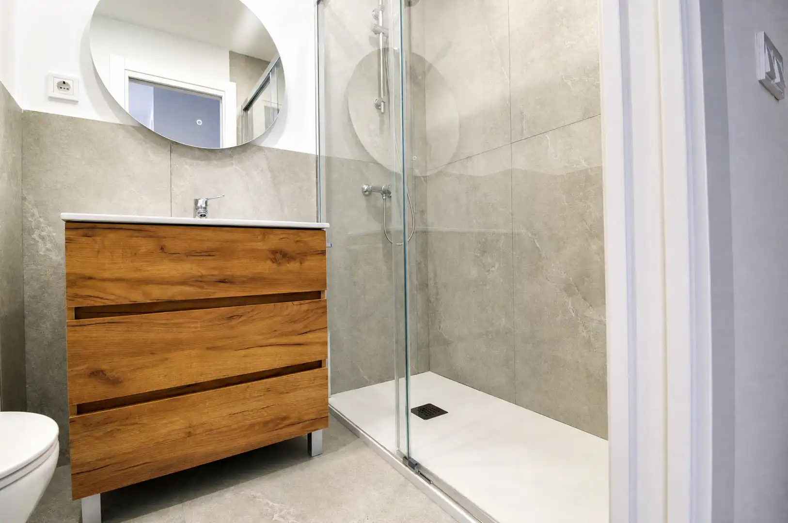 Baño de Piso en venta en Barcelona con Parquet, Horno y Balcón