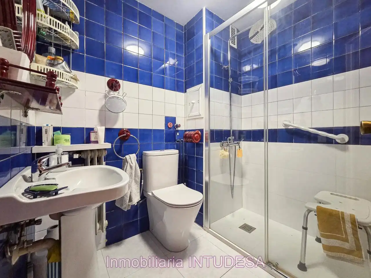 Bathroom of Flat for sale in Tudela  with Heating, Storage room and Balcony
