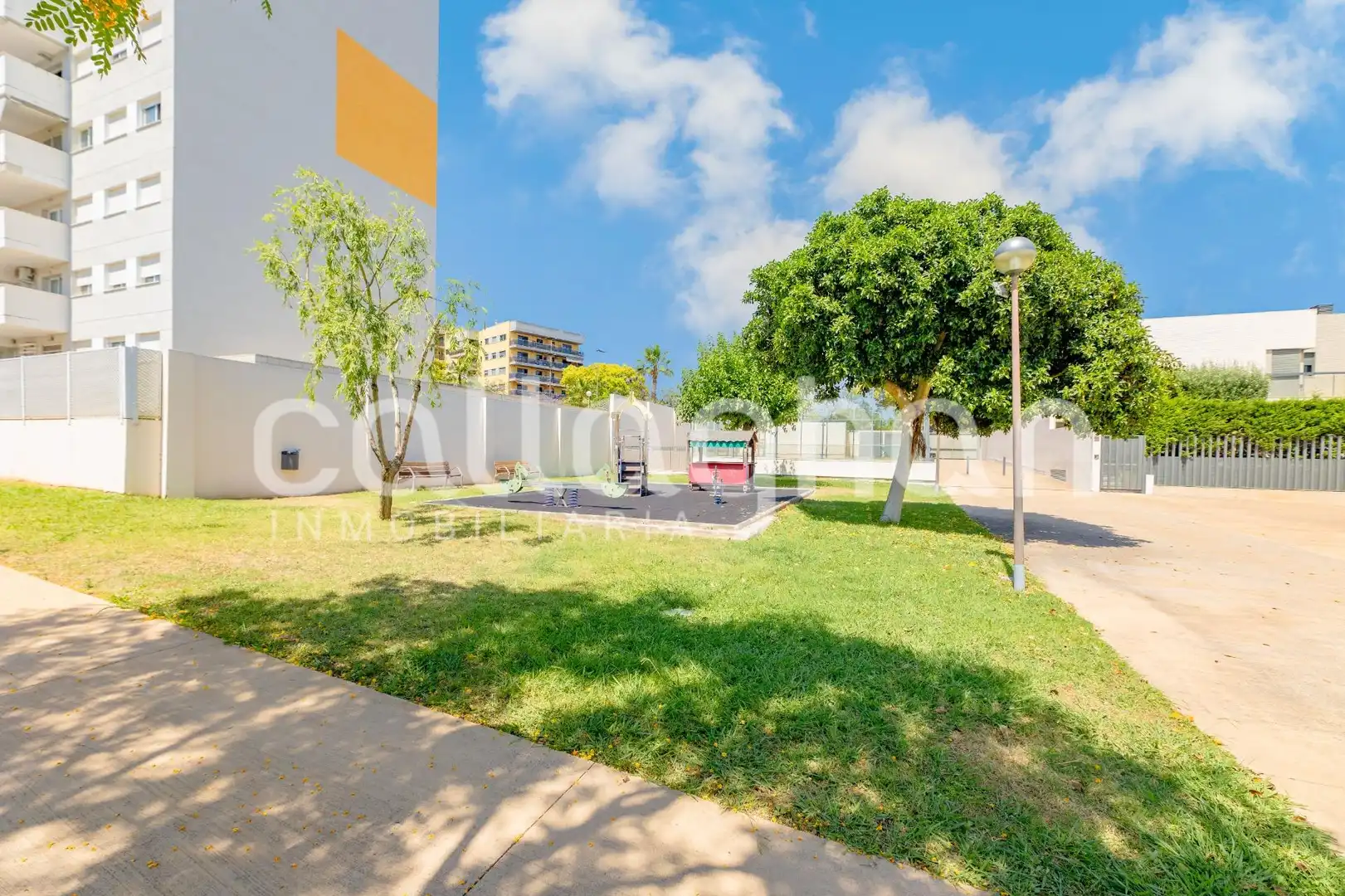 Exterior view of Detached homes for rent in Paterna  with Air Conditioner, Heating and Private garden