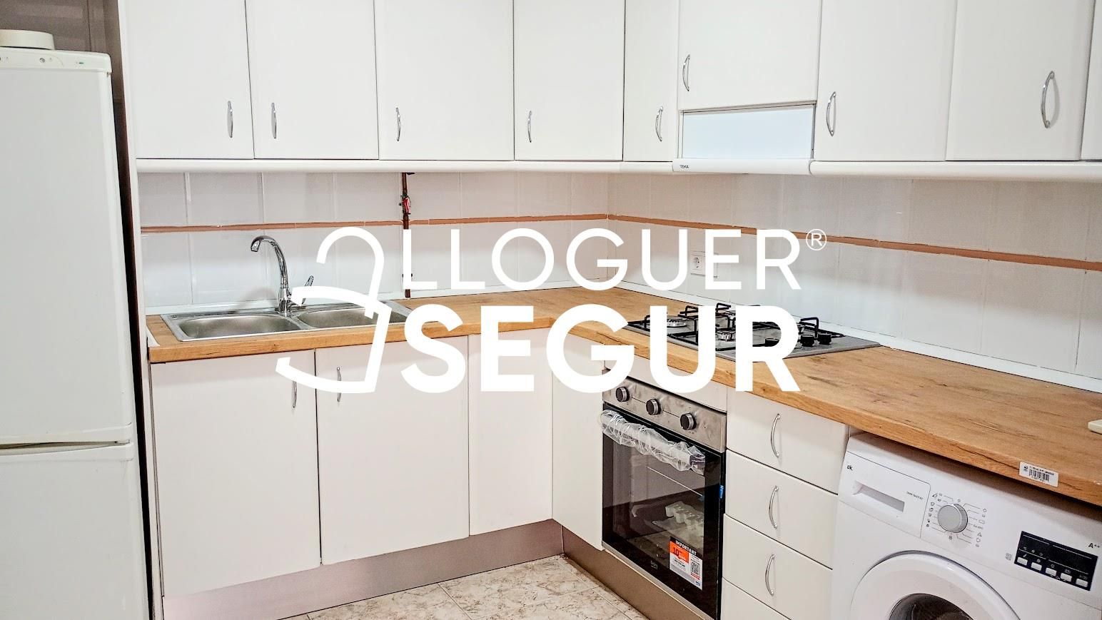 Kitchen of Flat to rent in L'Hospitalet de Llobregat  with Air Conditioner and Terrace