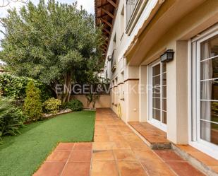 Terrasse von Einfamilien-Reihenhaus miete in Sant Andreu de Llavaneres mit Klimaanlage, Heizung und Privatgarten