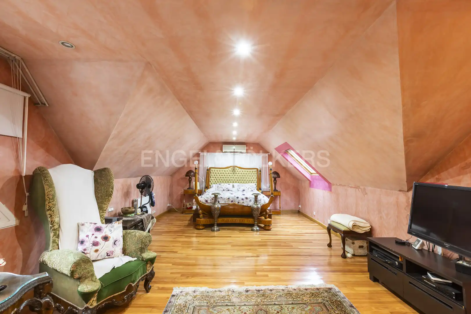 Casa o chalet en venta en Madrid con Aire acondicionado, Calefacción y Jardín privado