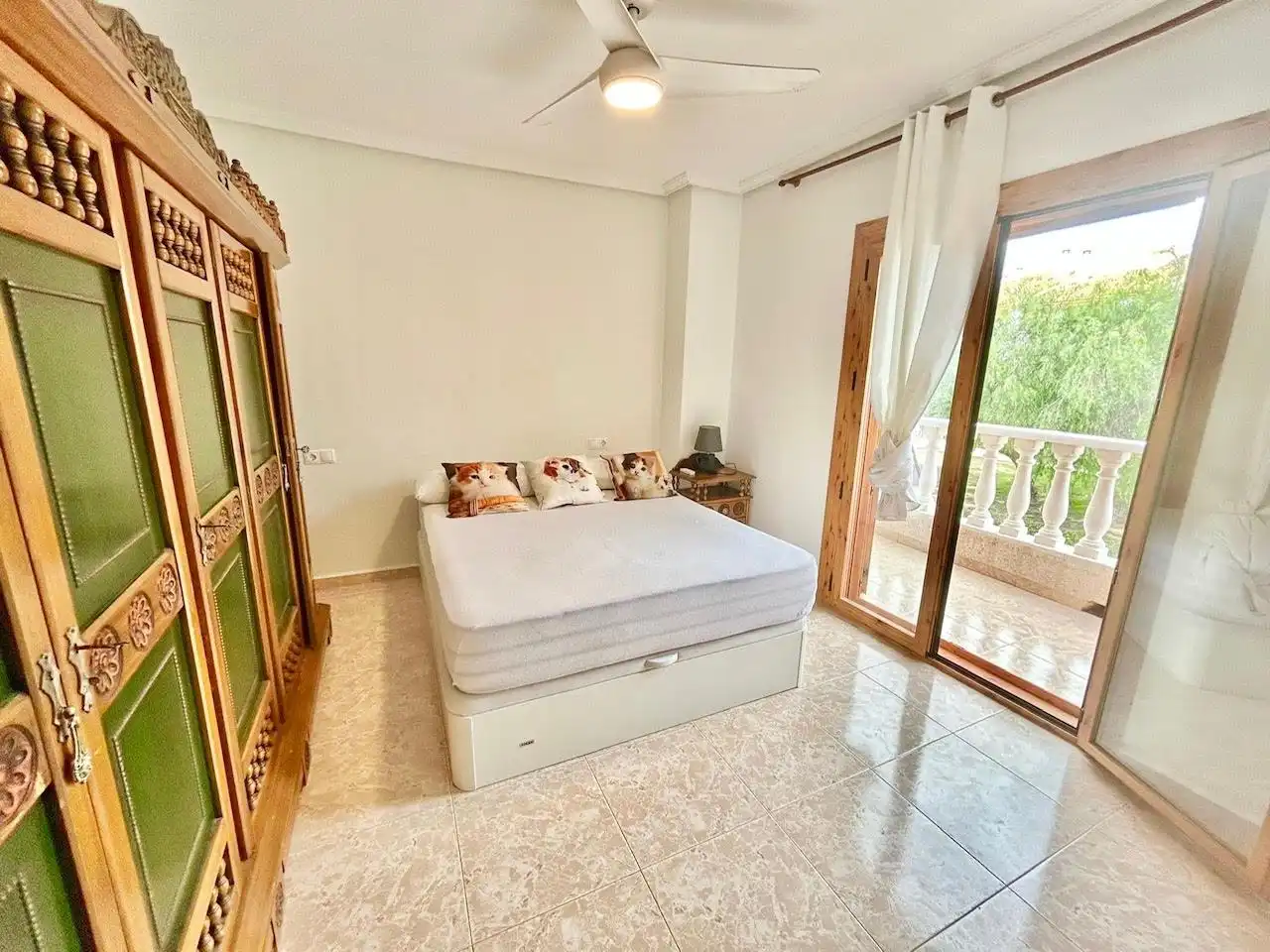 Habitación de Casa adosada de alquiler en Pilar de la Horadada con Aire acondicionado, Calefacción y Jardín privado