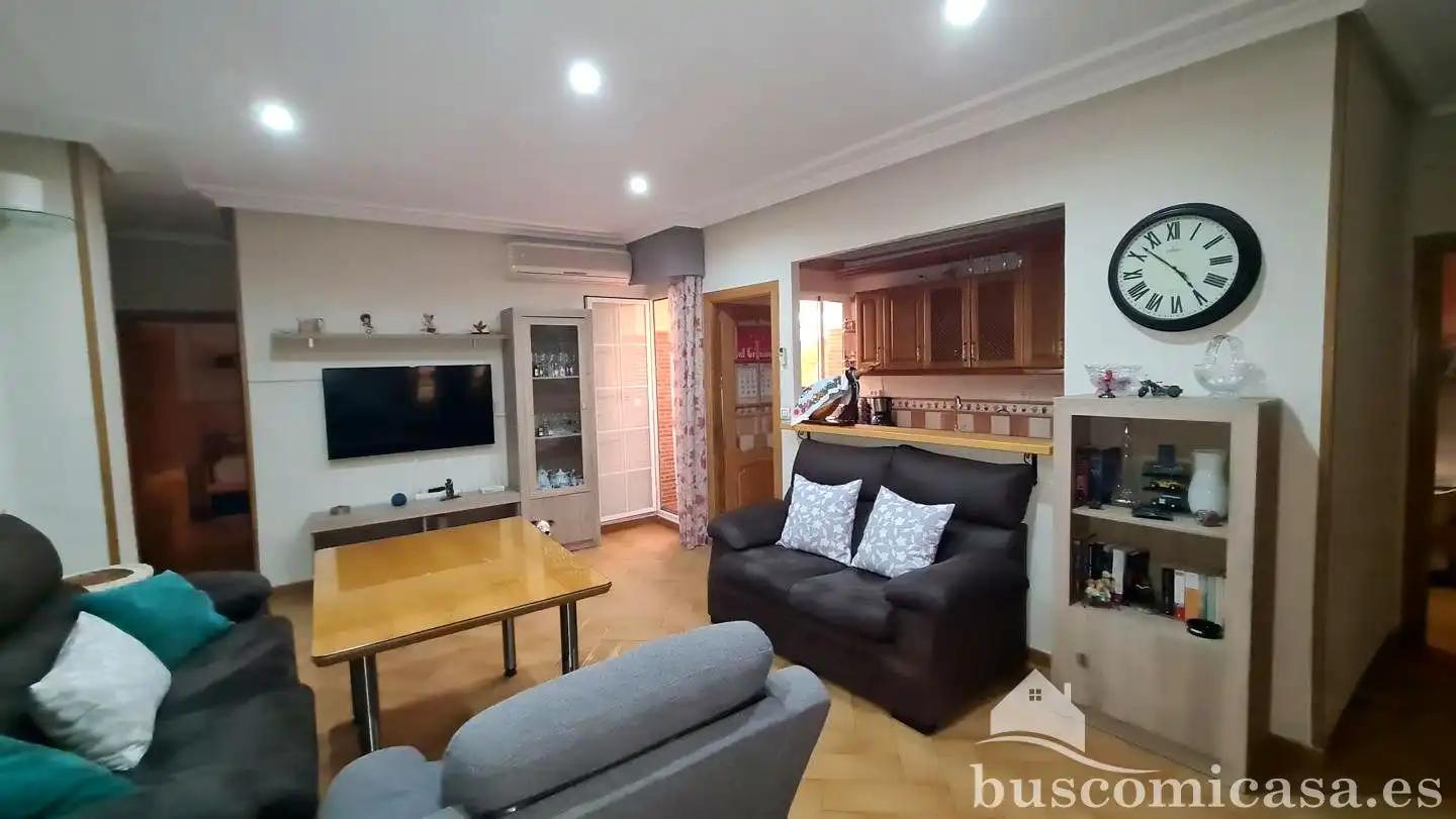 Sala de estar de Planta baja en venta en Linares con Aire acondicionado
