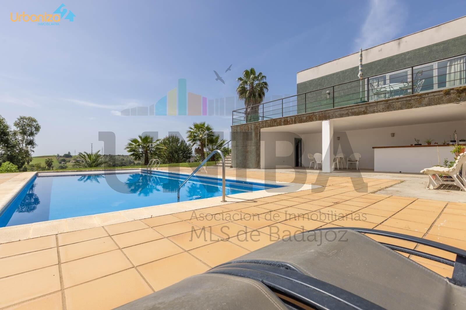 Piscina de Casa o chalet en venta en Badajoz Capital con Calefacción, Jardín privado y Terraza
