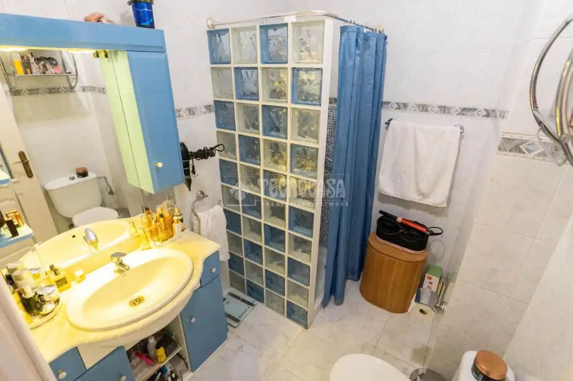 Bathroom of Flat for sale in Santa Cruz de Tenerife  with Air Conditioner, Heating and Terrace