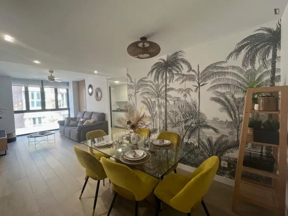Menjador de Apartament de lloguer en Madrid amb Aire condicionat, Calefacció i Moblat