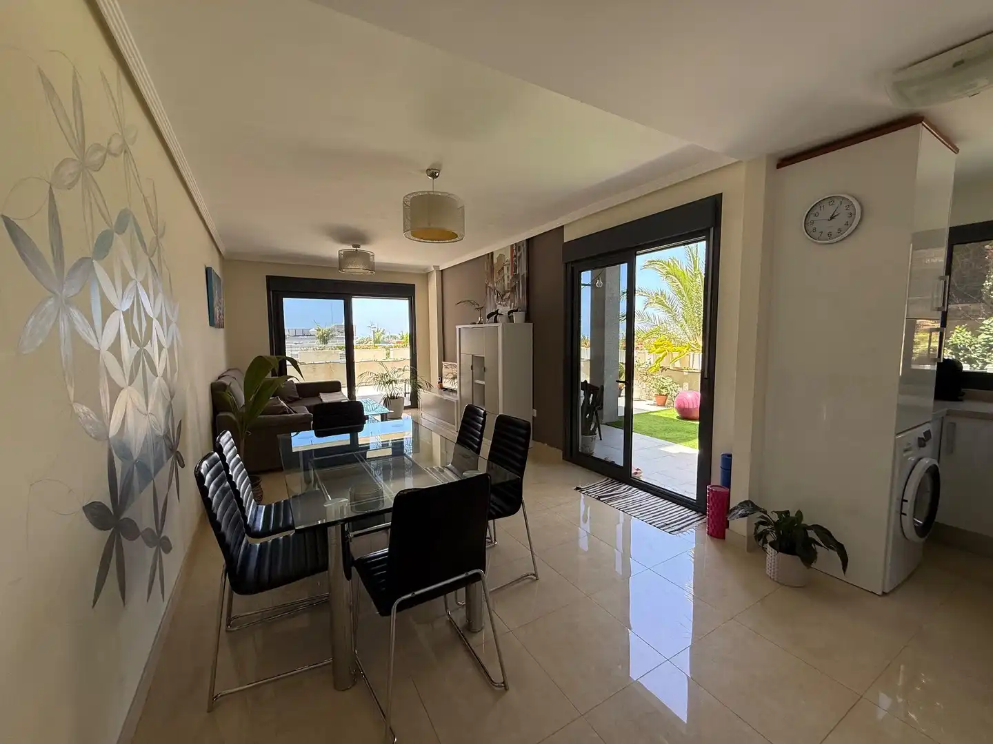 Menjador de Apartament en venda en Adeje amb Terrassa, Piscina i Moblat