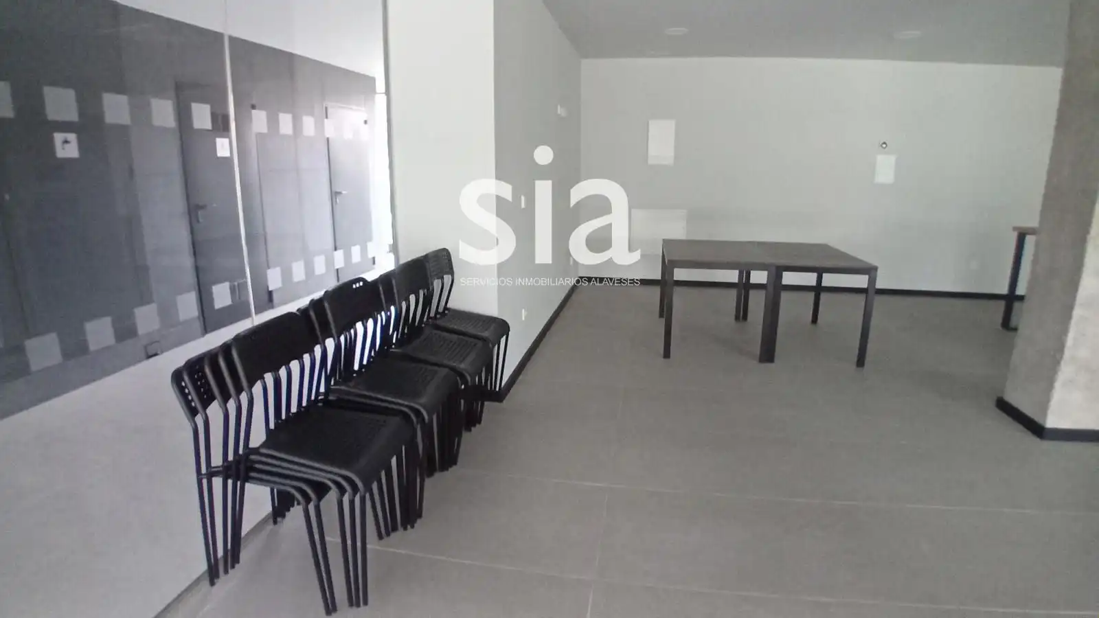 Piso en venta en Vitoria - Gasteiz con Calefacción, Terraza y Trastero