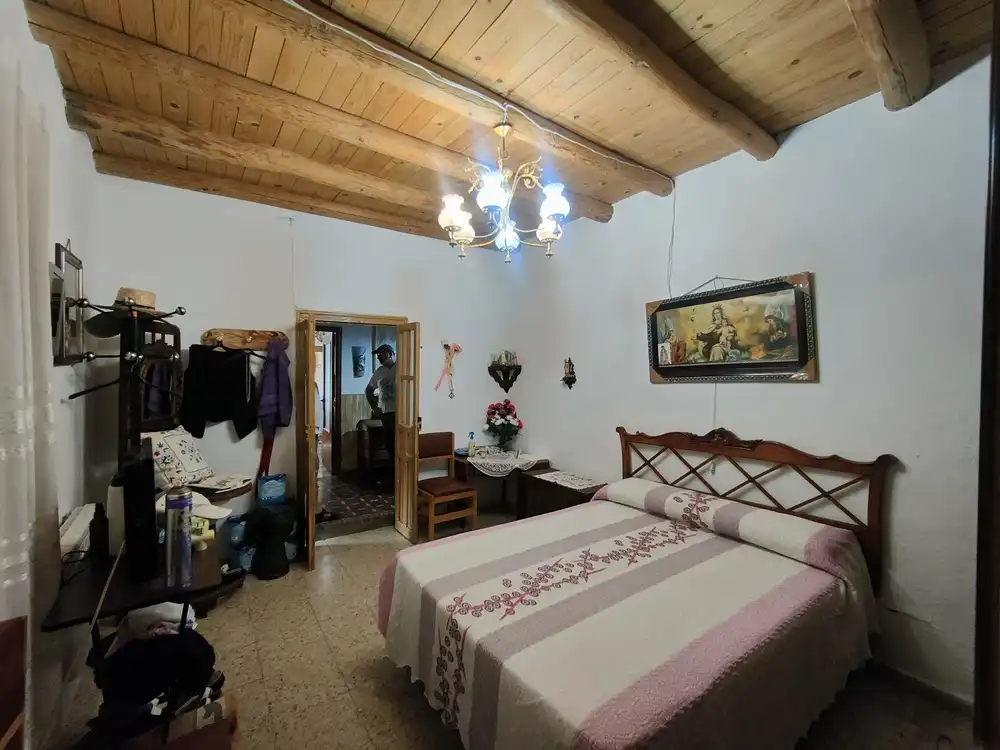 Dormitori de Casa o xalet en venda en Azután amb Calefacció i Traster