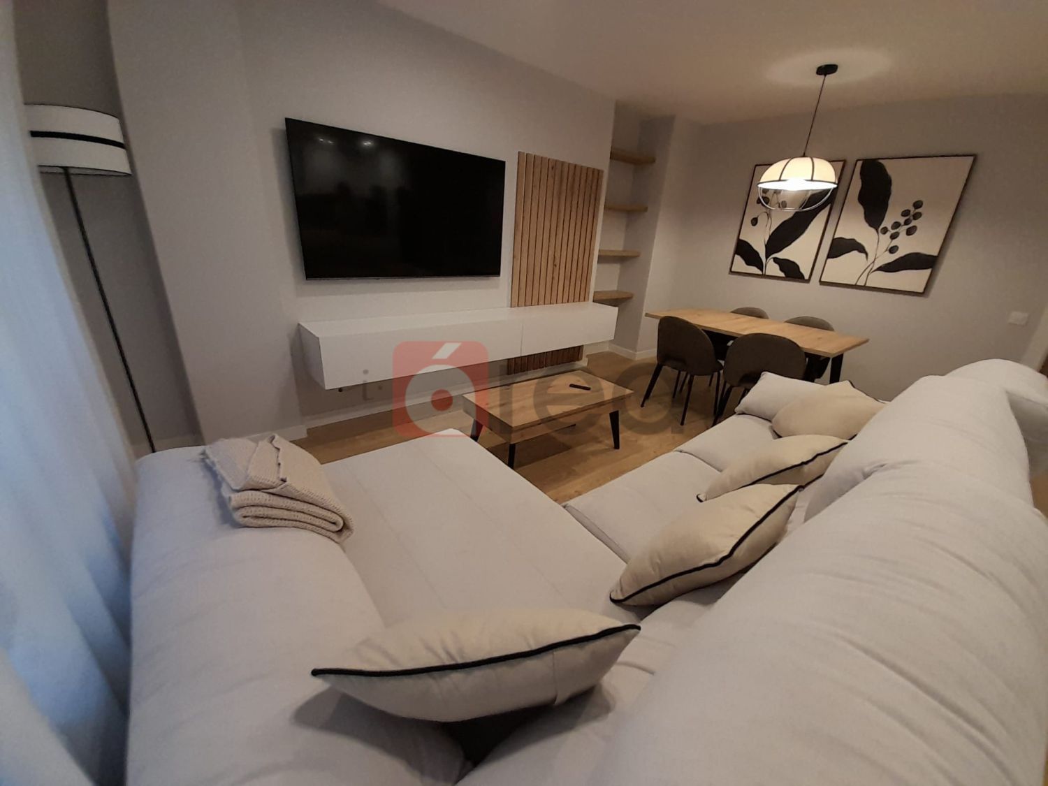 Living room of Flat to rent in Cuenca Capital  with Air Conditioner, Heating and Storage room