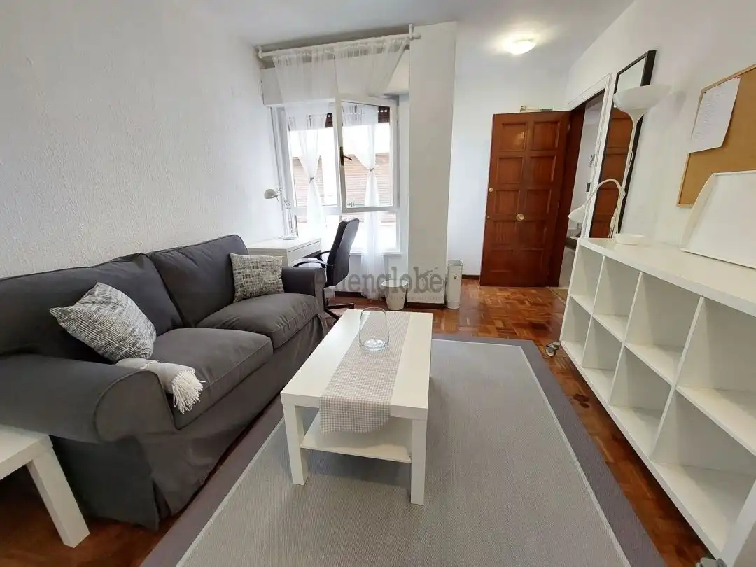 Apartament de lloguer a Calle Martínez Marina, Fontán