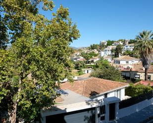 Vista exterior de Apartament en venda en Marbella amb Aire condicionat i Terrassa