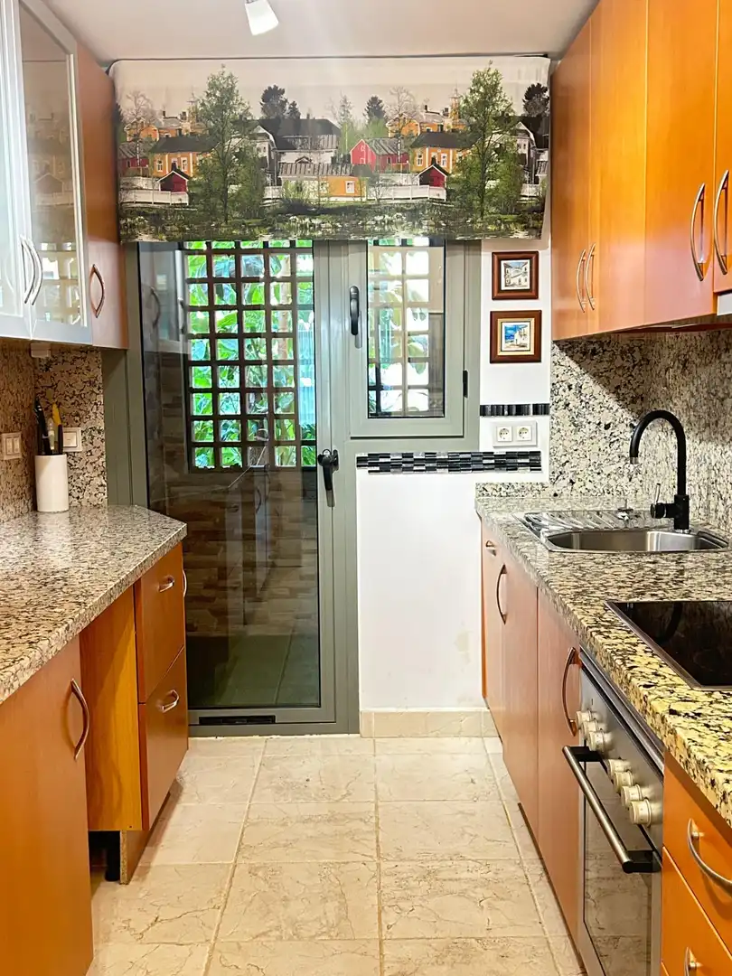 Cocina de Casa adosada en venta en Estepona con Aire acondicionado, Jardín privado y Amueblado