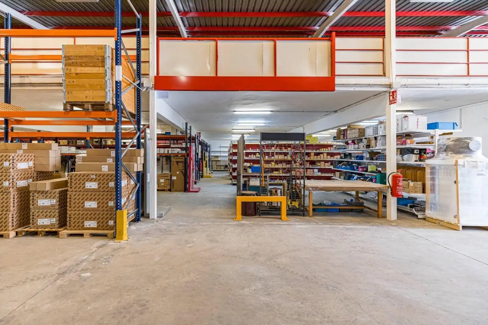 Fabrikhallen zur Miete in Alicante / Alacant