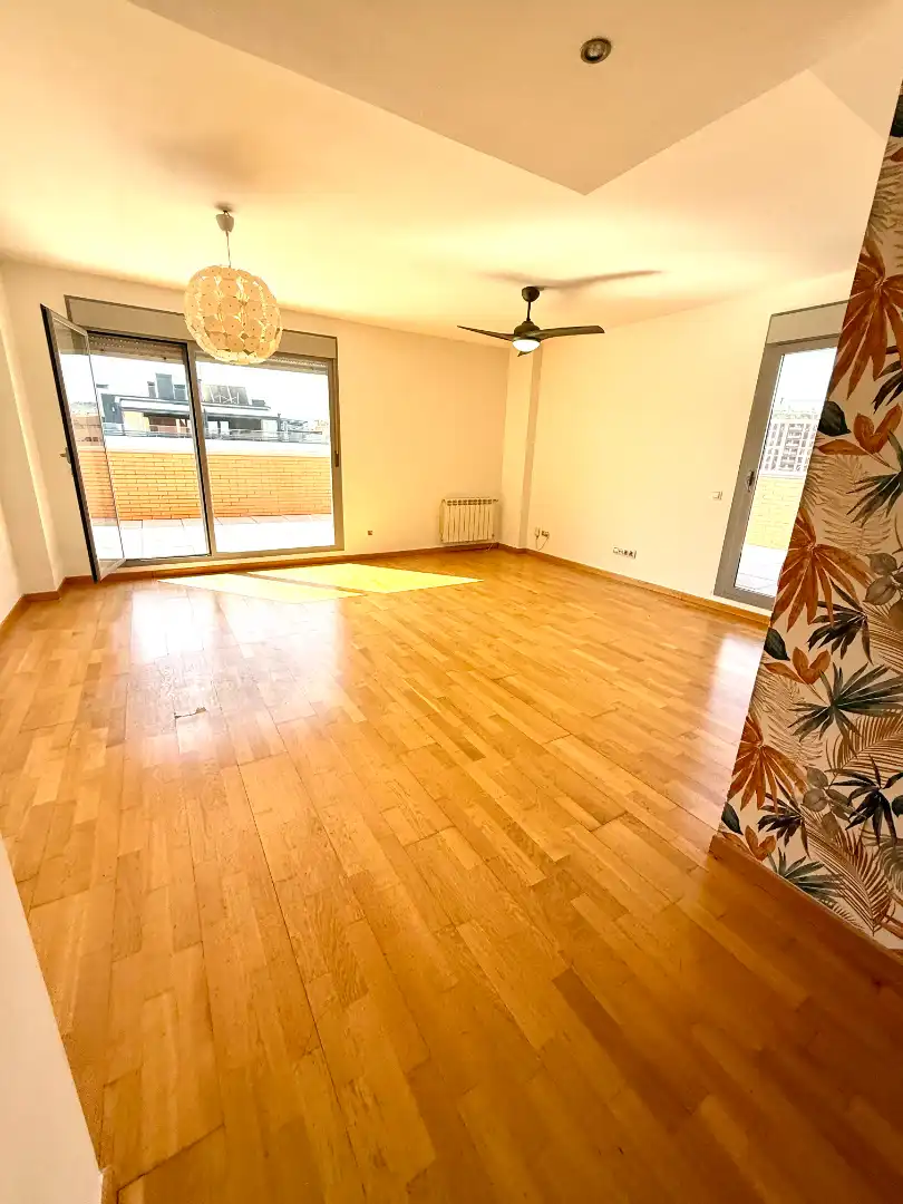 Wohnzimmer von Dachboden zur Miete in Guadalajara mit Klimaanlage, Heizung und Terrasse