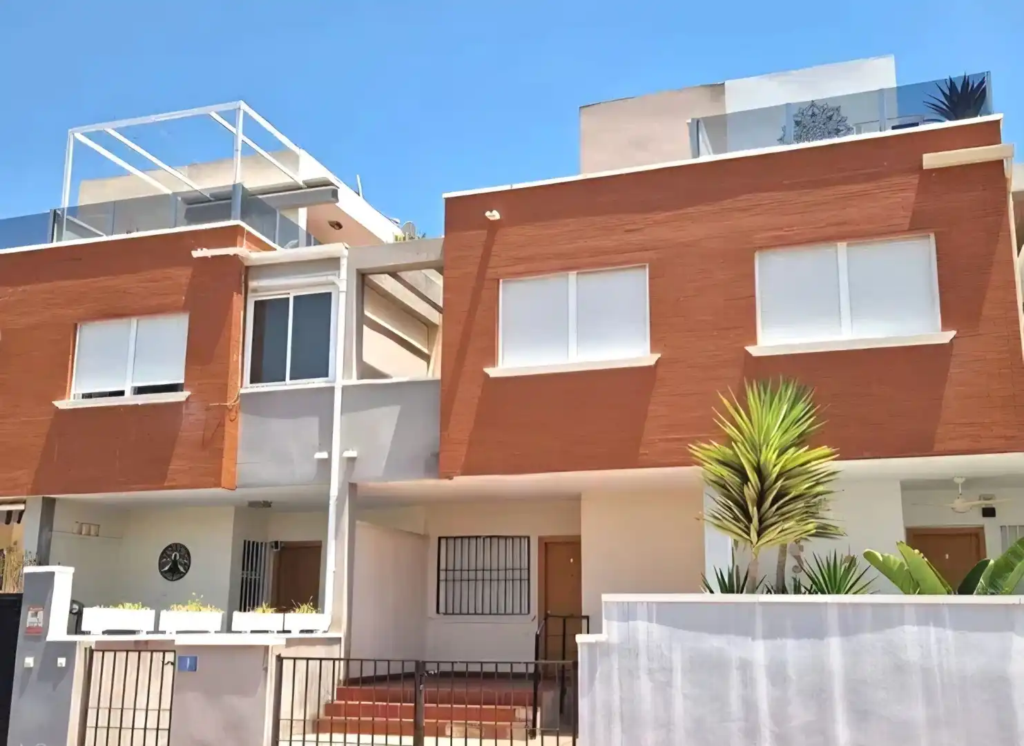 Vista exterior de Casa adosada en venda en Rojales amb Terrassa, Traster i Piscina comunitària