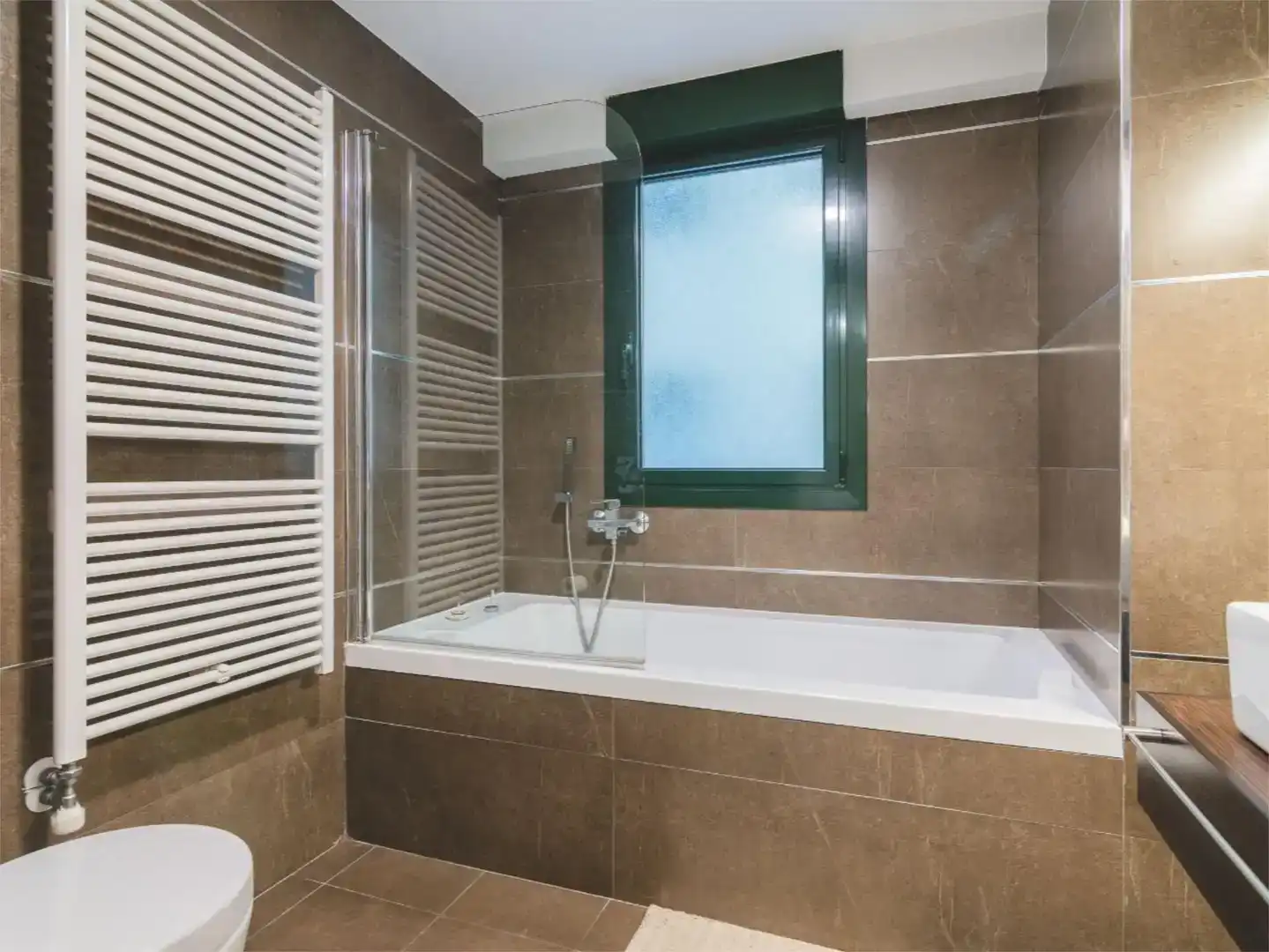Bathroom of Flat for share in San Juan