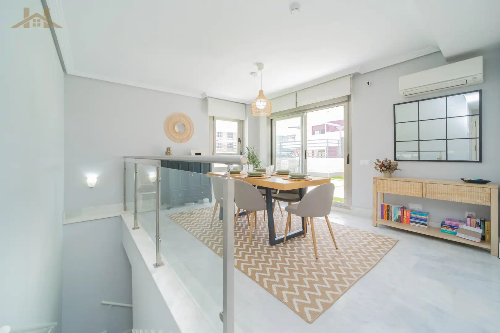 Comedor de Planta baja en venta en Boadilla del Monte con Aire acondicionado, Calefacción y Jardín privado