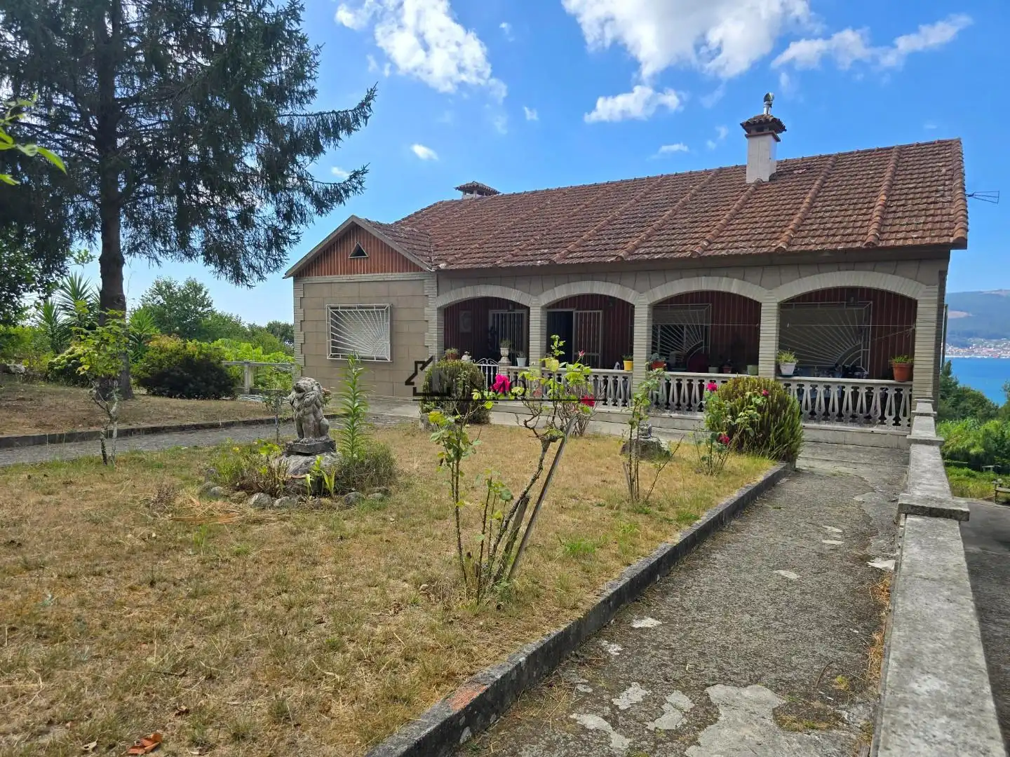 Vista exterior de Casa o xalet en venda en Pontevedra Capital  amb Jardí privat