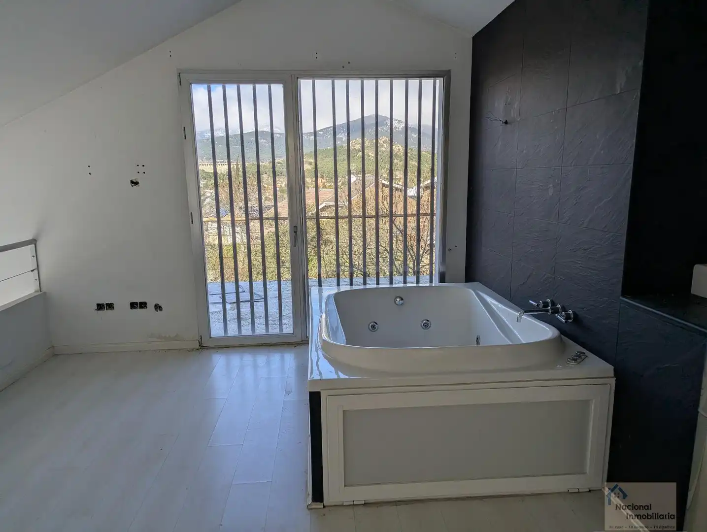 Baño de Casa o chalet en venta en Becerril de la Sierra con Terraza, Trastero y Alarma