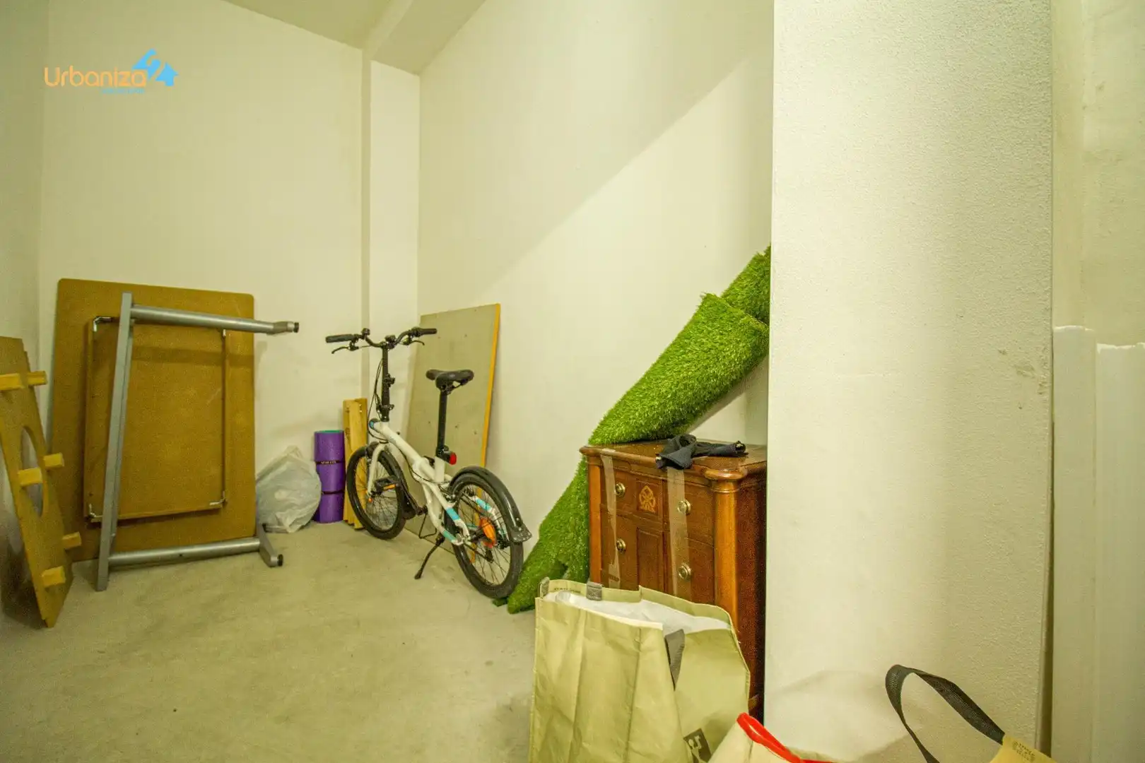 Wohnung zum Verkauf in Badajoz mit Klimaanlage, Heizung und Privatgarten