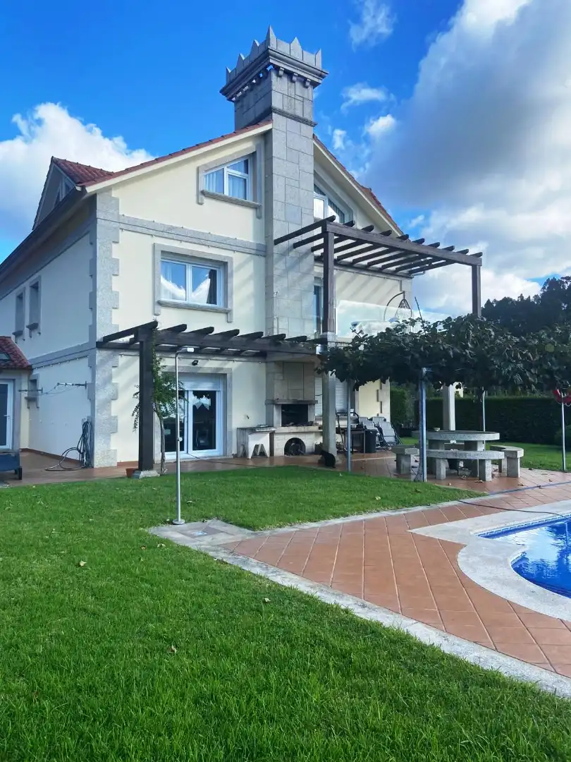Terrassa de Casa o xalet de lloguer en Cangas  amb Calefacció, Jardí privat i Terrassa